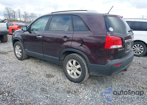 2011 Kia Sorento Lx z USA, uszkodzony, nr VIN 5XYKTCA10BG112609